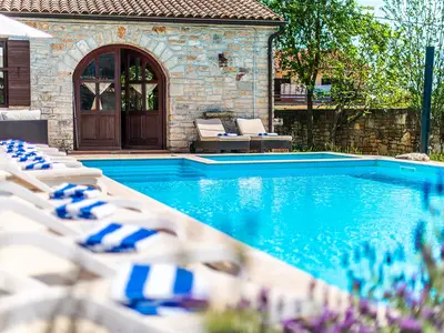 Villa für 13 Personen (335 m²) in Žminj 7/10