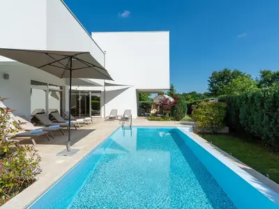 Villa für 12 Personen (350 m²) in Žminj 8/10