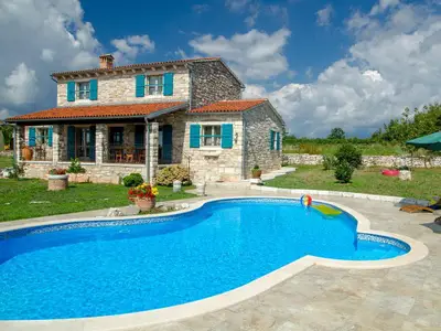 Villa für 9 Personen (200 m²) in Žminj 1/10