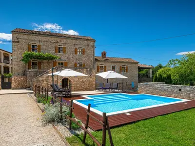 Villa für 12 Personen (275 m²) in Žminj 3/10