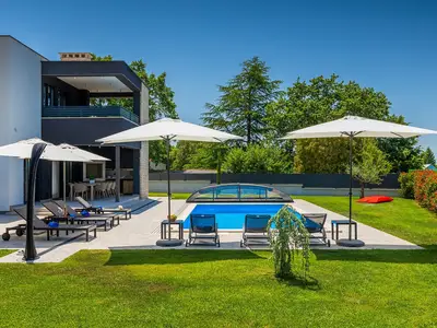 Villa für 8 Personen (260 m²) in Žminj 3/10