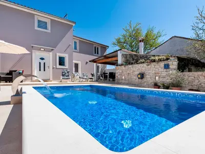 Villa für 8 Personen (160 m²) in Žminj 1/10