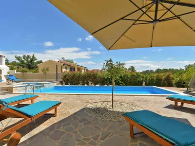 Villa für 14 Personen (280 m²) in Žminj 9/10