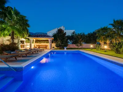 Villa für 7 Personen (160 m²) in Zrnovnica 1/10