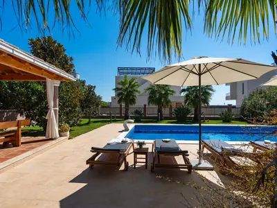 Villa für 7 Personen (160 m²) in Zrnovnica 9/10