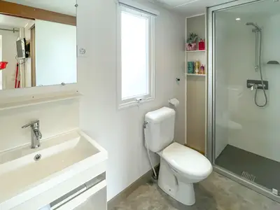 bathroom bathroom