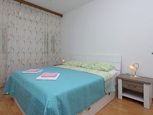 Zimmer für 3 Personen (19 m²) in Brseč