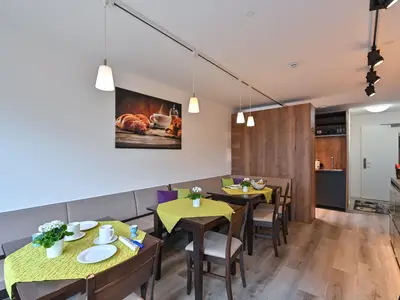 Sitzplätze im Frühstücksraum