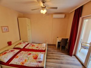 23927391-Zimmer-2-Mali Lošinj-300x225-2