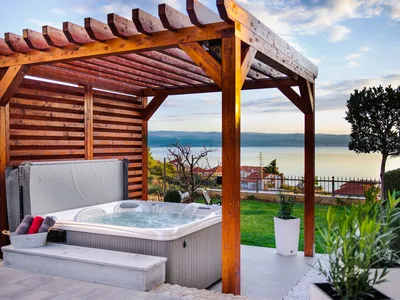 hot-tub