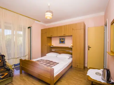 Zimmer für 2 Personen (15 m²) in Rab 7/10