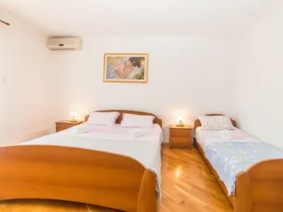 Zimmer für 3 Personen (25 m²) in Rovinj 2/10