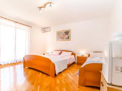 Zimmer für 3 Personen (25 m²) in Rovinj 3/10