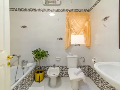 Badezimmer mit Badewanne
