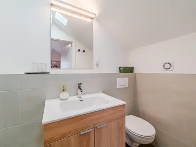 Badezimmer mit Dusche