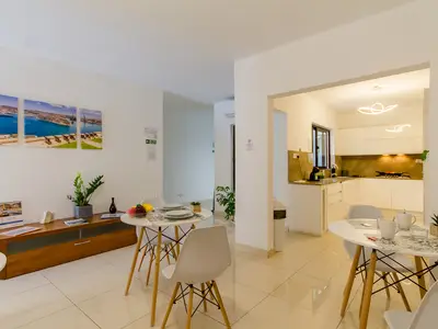 Küche und Essbereich