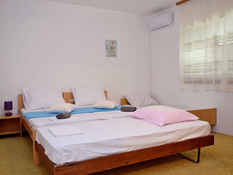 23943518-Zimmer-4-Starigrad-Paklenica-800x600-1