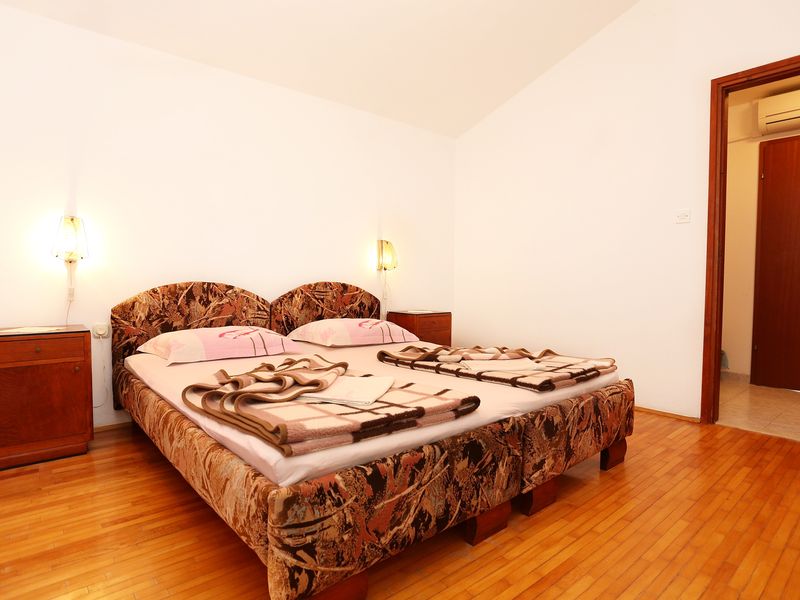 23925888-Zimmer-3-Trpanj-800x600-1