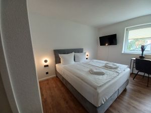 24014642-Zimmer-2-Zingst (Ostseebad)-300x225-1