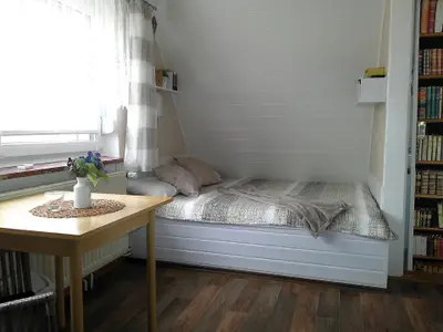 Doppelbett    mit Außenrollo